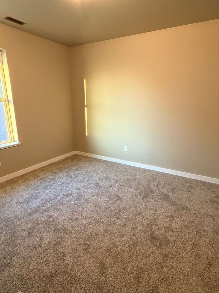 305 N Ferguson Ave - Photo 6 of 16
