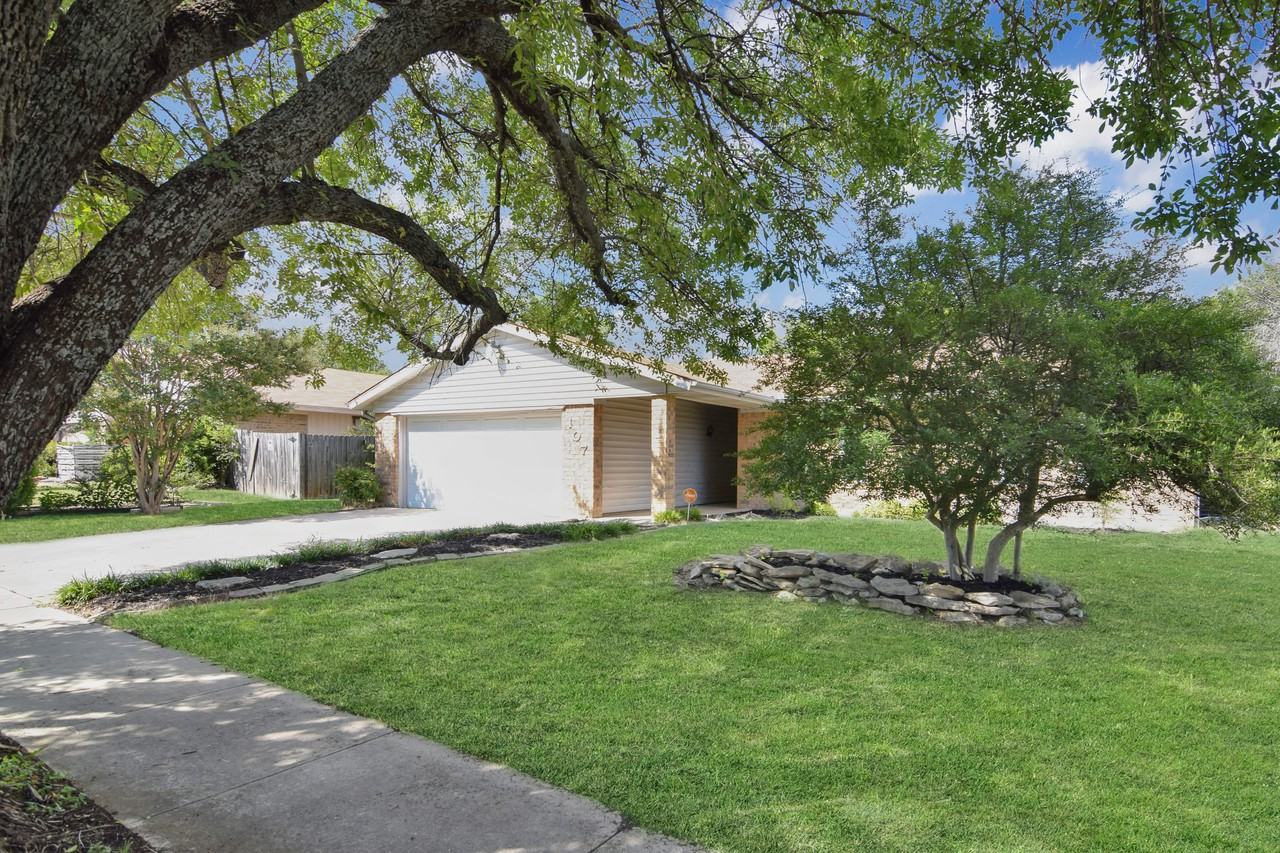 107 Margarita Dr - Photo 3 of 16