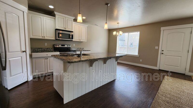 576 Ne - Photo 3 of 21