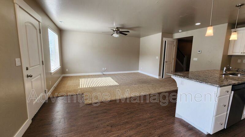 576 Ne - Photo 4 of 21