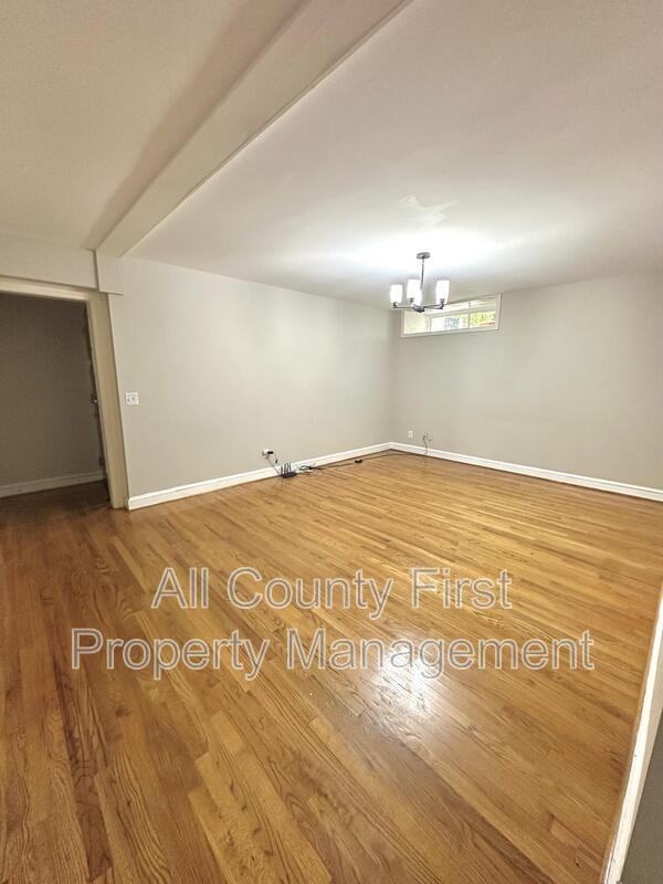 198 Ponce De Leon Ave Ne - Photo 3 of 10