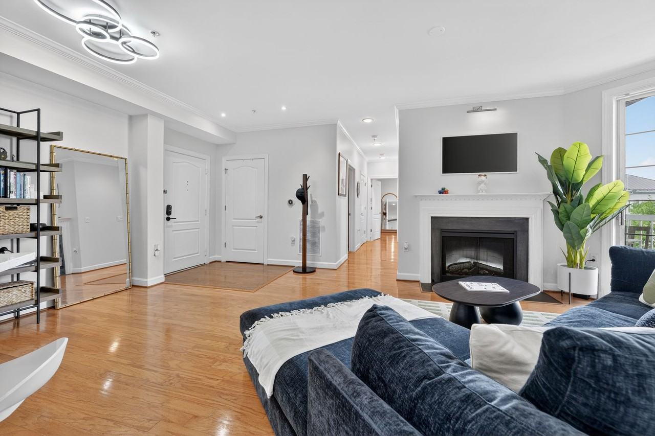 400 Cameron Station Blvd #421 - Photo 6 of 19