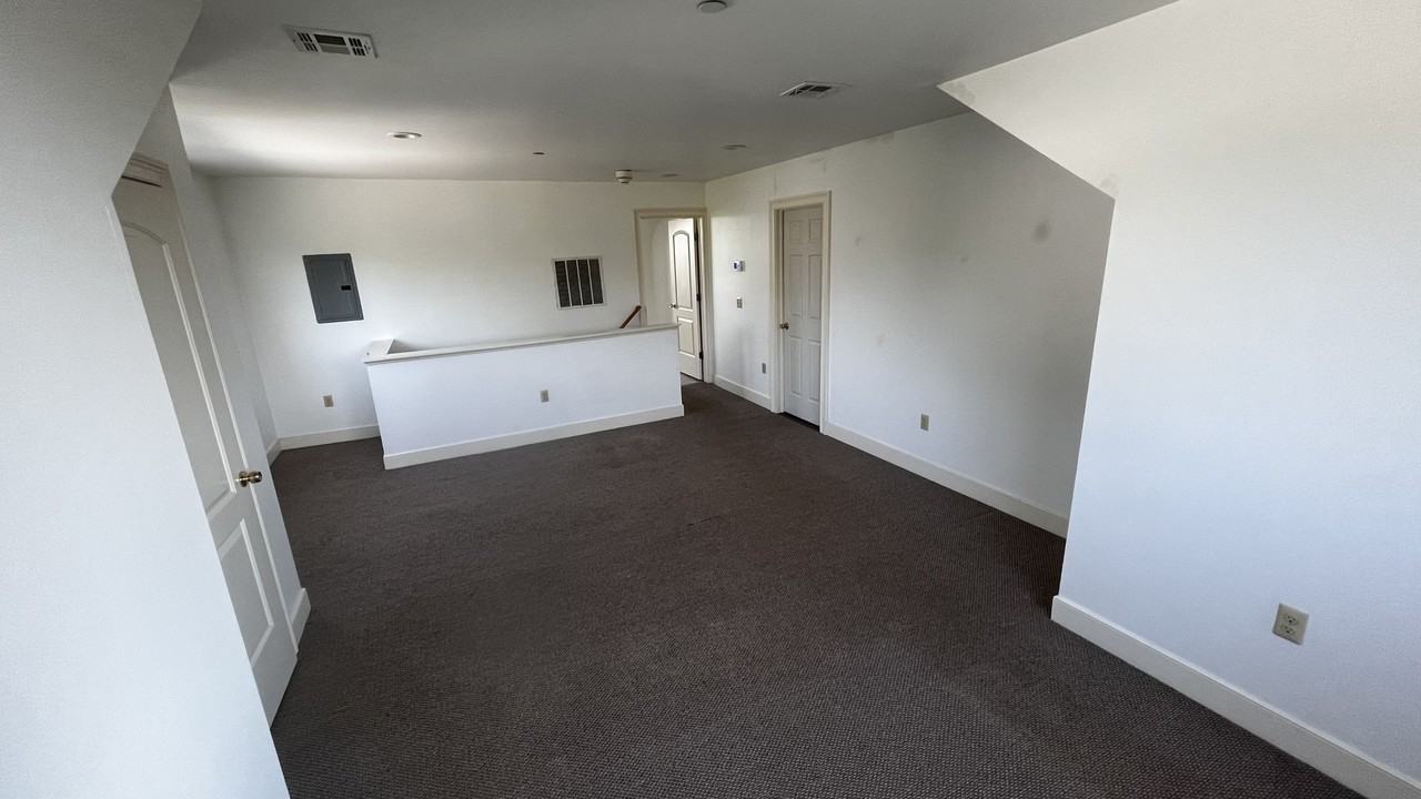 88 Kingwood Stockton Rd #4 - Photo 7 of 15