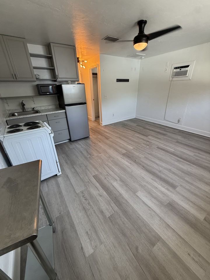 1312 Highlands Dr #3 - Photo 4 of 15