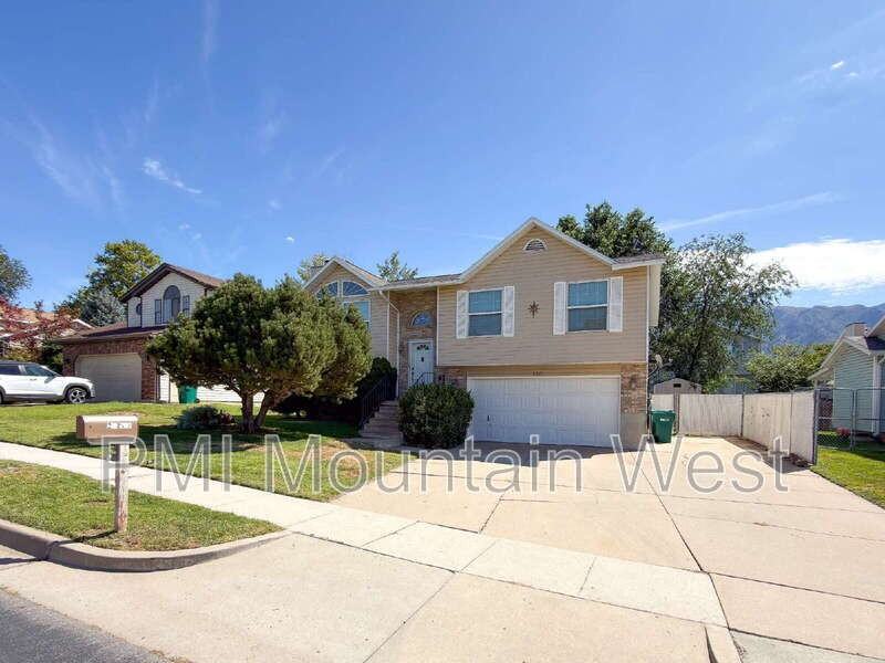 2322 Ne - Photo 2 of 22