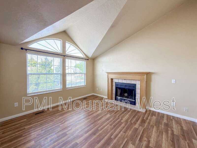 2322 Ne - Photo 4 of 22