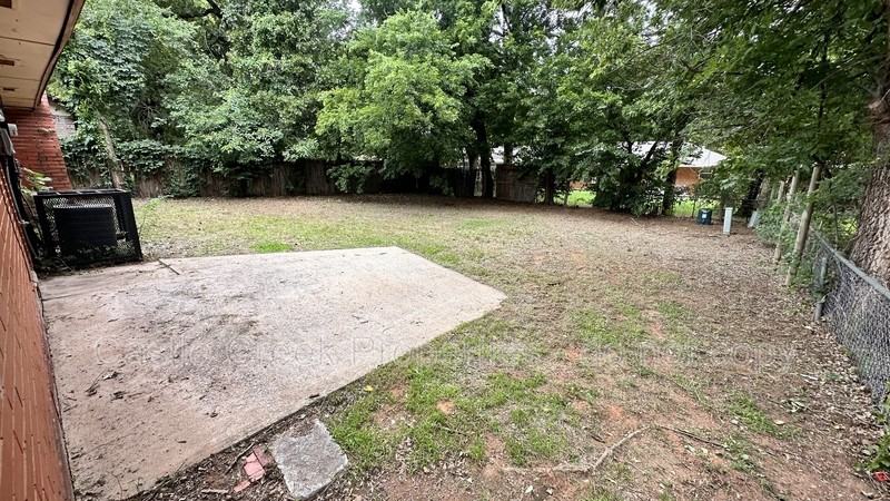 5305 Brookdale St - Photo 6 of 15