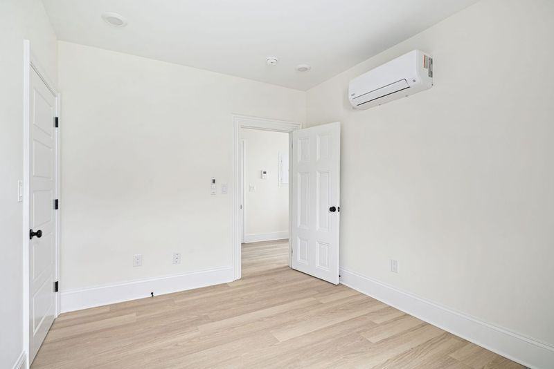 1913 Wallace St - Photo 6 of 11