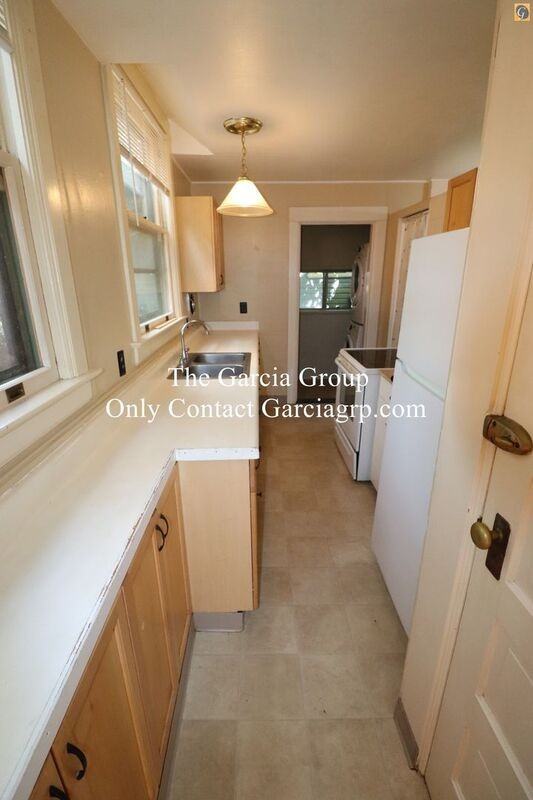 1405 Sw Hall St - Photo 4 of 33