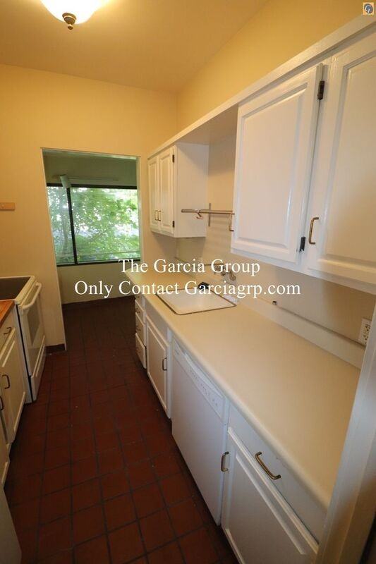 1407 Sw Hall St - Photo 4 of 32