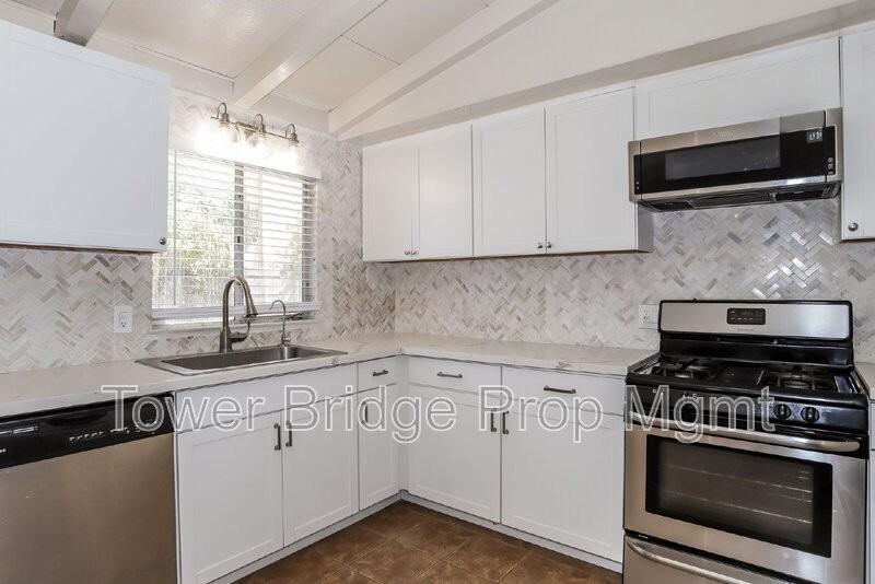 5936 41st St - Photo 6 of 24