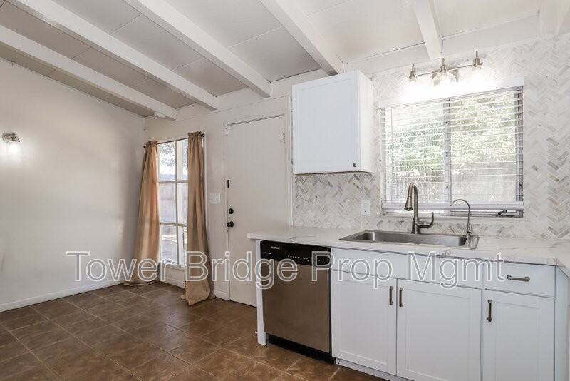 5936 41st St - Photo 7 of 24