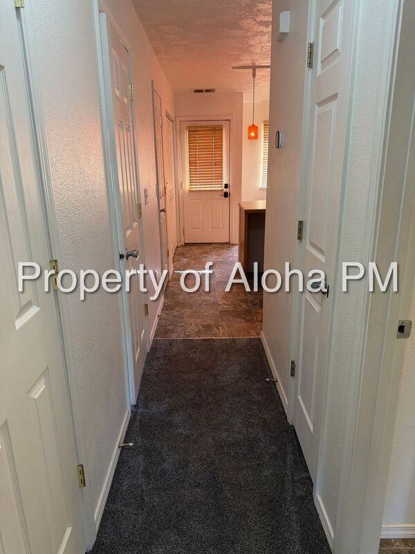1802 S Broxon St - Photo 4 of 15