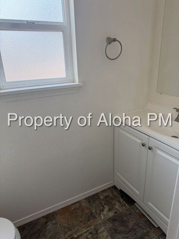 1802 S Broxon St - Photo 5 of 15