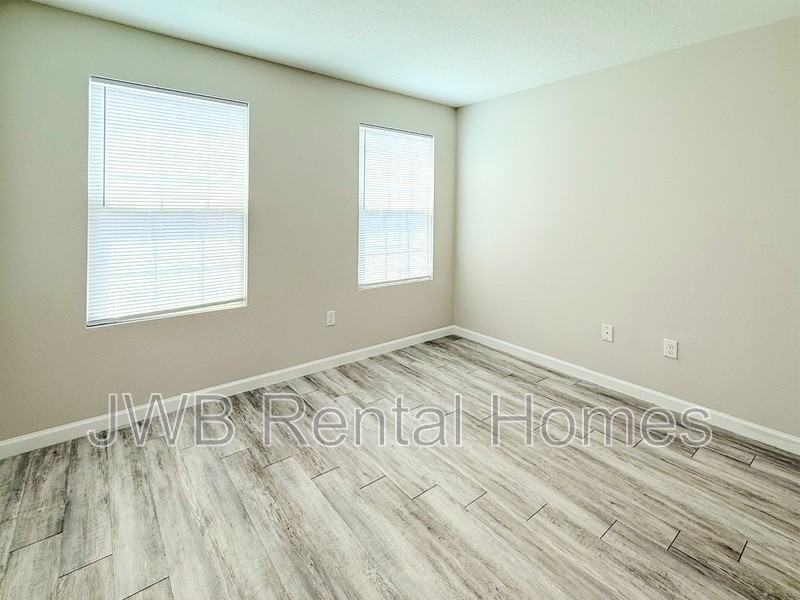 4415 Melissa Ct W - Photo 7 of 22