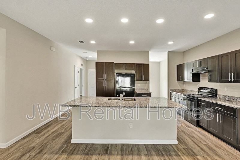 2511 Broward Rd - Photo 5 of 24