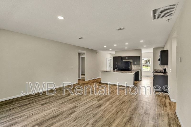 2511 Broward Rd - Photo 7 of 24