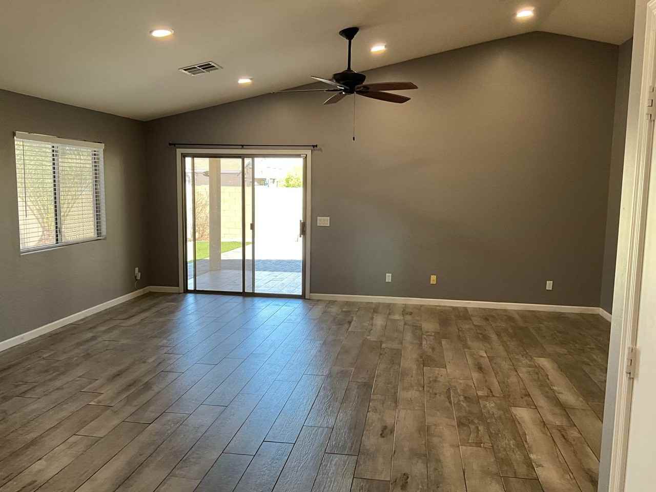 1829 S 106th Ln - Photo 3 of 12