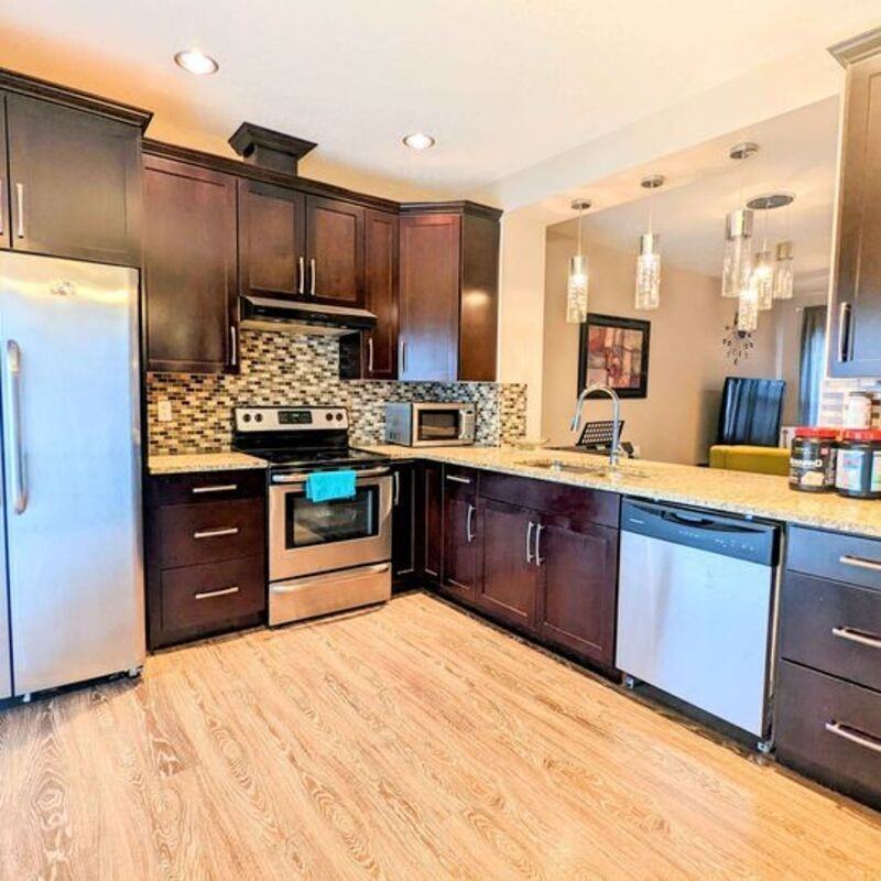 10114 160 St Nw #11 - Photo 3 of 10