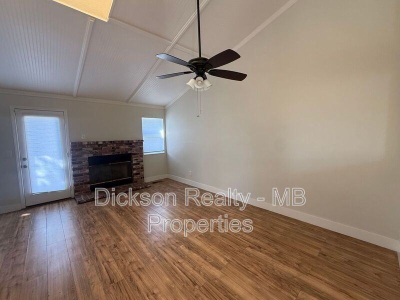 994 Wheatland Ct - Photo 4 of 19