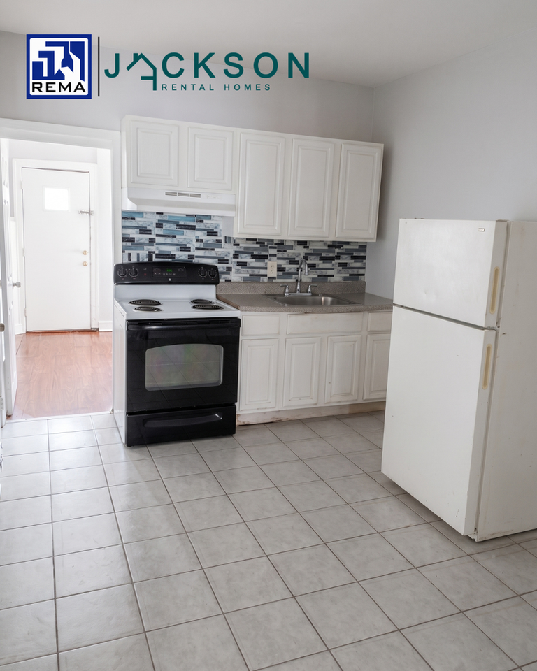 4942 N 7th St - Photo 2 of 6