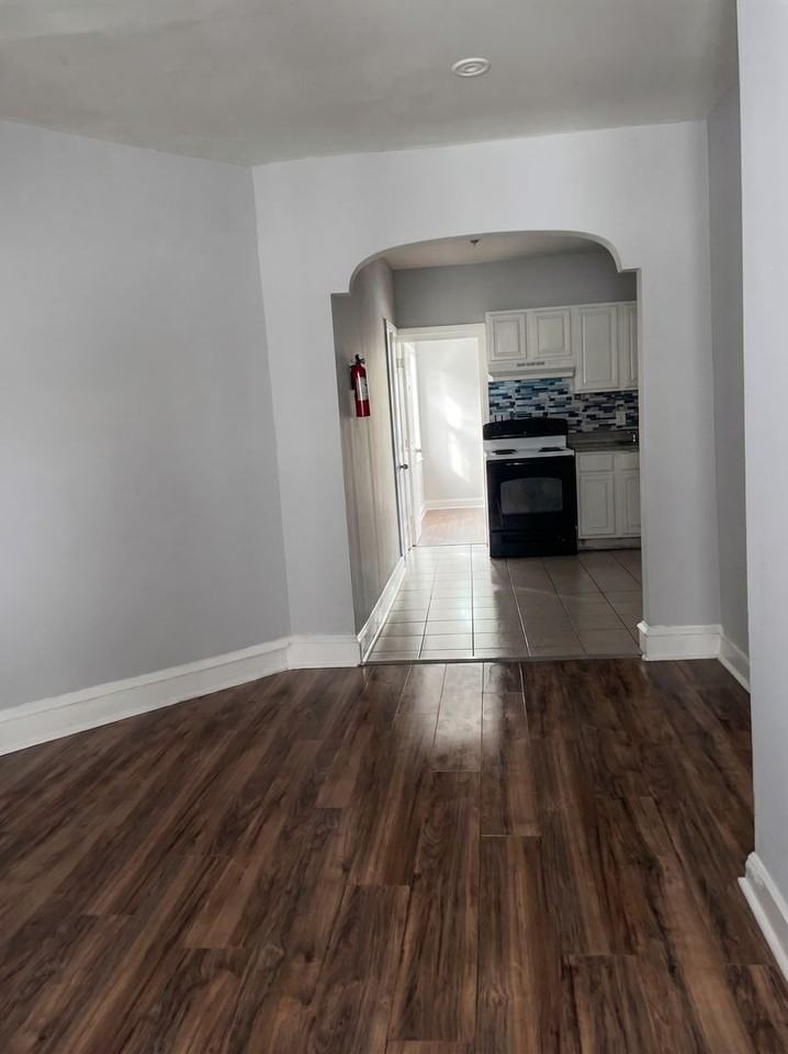 4942 N 7th St - Photo 3 of 6