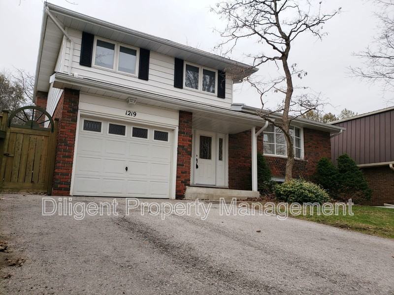1219 Cartier Blvd - Photo 2 of 27