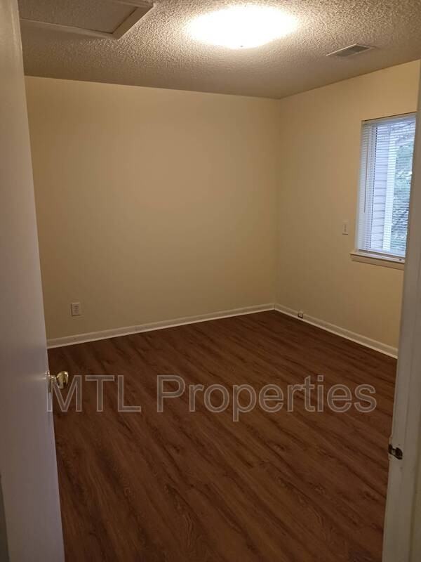 1674 Eagles Pl - Photo 6 of 11