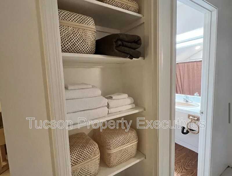 570 S Main Ave - Photo 6 of 11