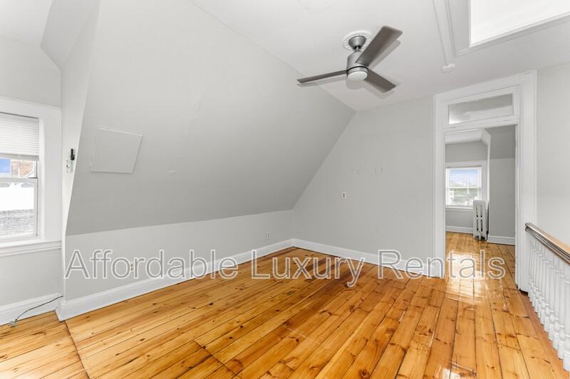 102 S Lake Ave #10 - Photo 5 of 19