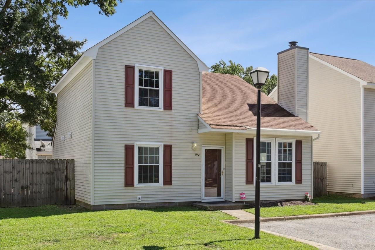 192 Lees Mill Dr - Photo 3 of 39