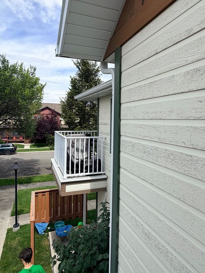 893 Forestglen Dr - Photo 3 of 13