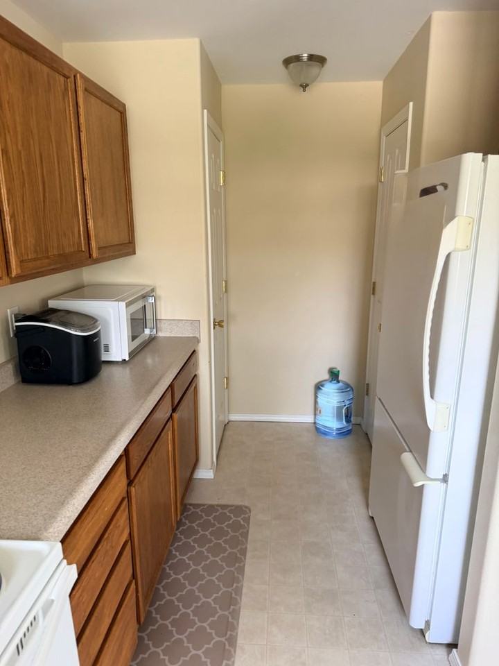 893 Forestglen Dr - Photo 6 of 13