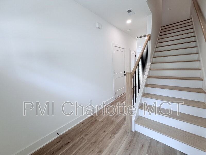 7519 Lawyers Rd - Photo 5 of 27