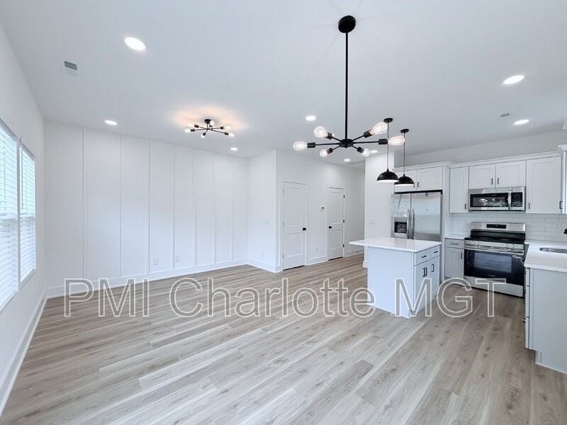 7519 Lawyers Rd - Photo 7 of 27