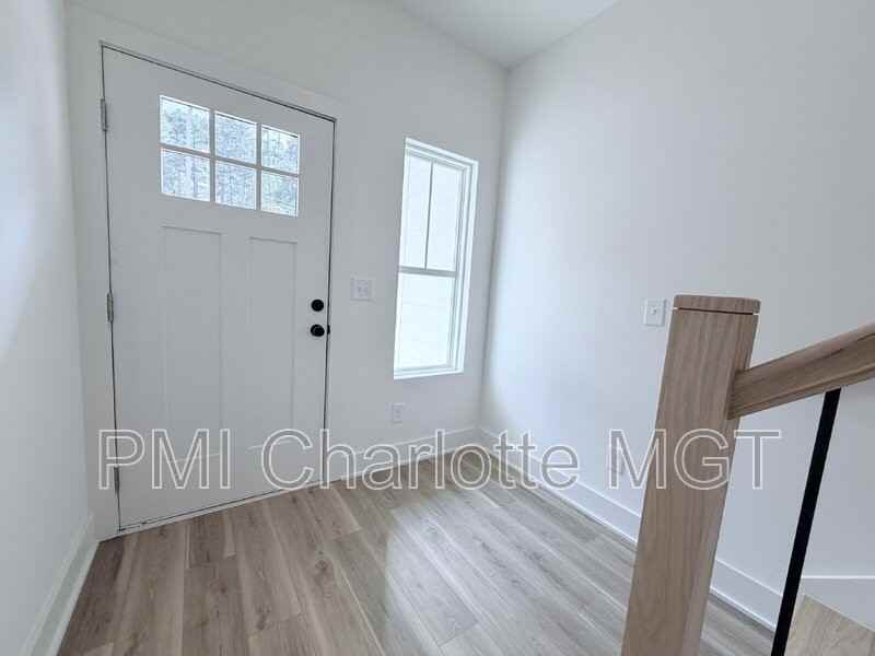 7521 Lawyers Rd - Photo 2 of 25