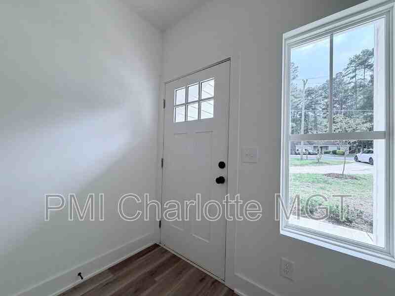7521 Lawyers Rd - Photo 4 of 25