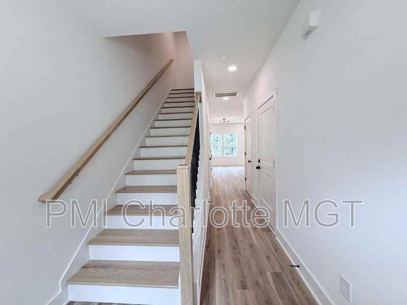 7521 Lawyers Rd - Photo 5 of 25