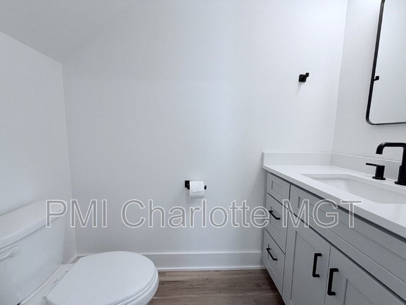 7521 Lawyers Rd - Photo 7 of 25