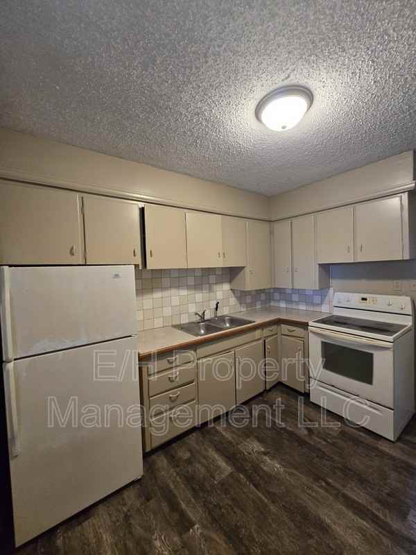 1419 S Martinson Ave #2 - Photo 5 of 22
