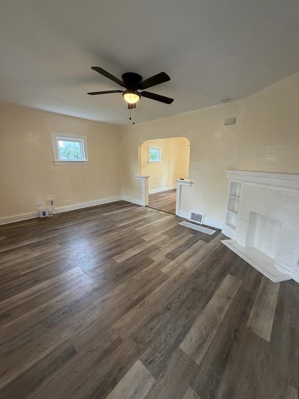 3926 E 121st St - Photo 3 of 9