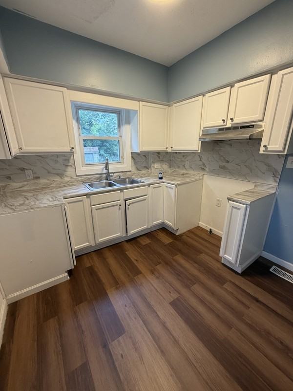 3926 E 121st St - Photo 5 of 9