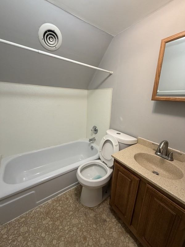 1722 Burgess Rd - Photo 3 of 10