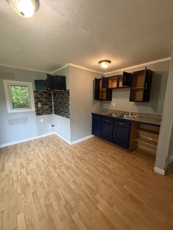 1722 Burgess Rd - Photo 7 of 10