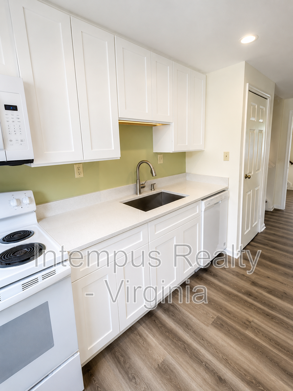 4312 Rolling Stone Way - Photo 4 of 10