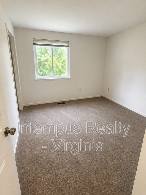 4312 Rolling Stone Way - Photo 6 of 10