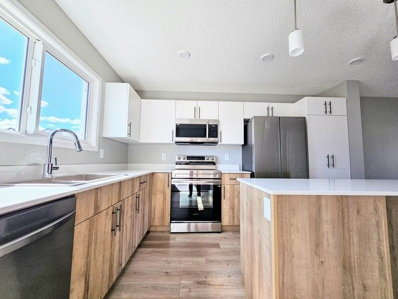 2727 194 St Nw - Photo 3 of 21