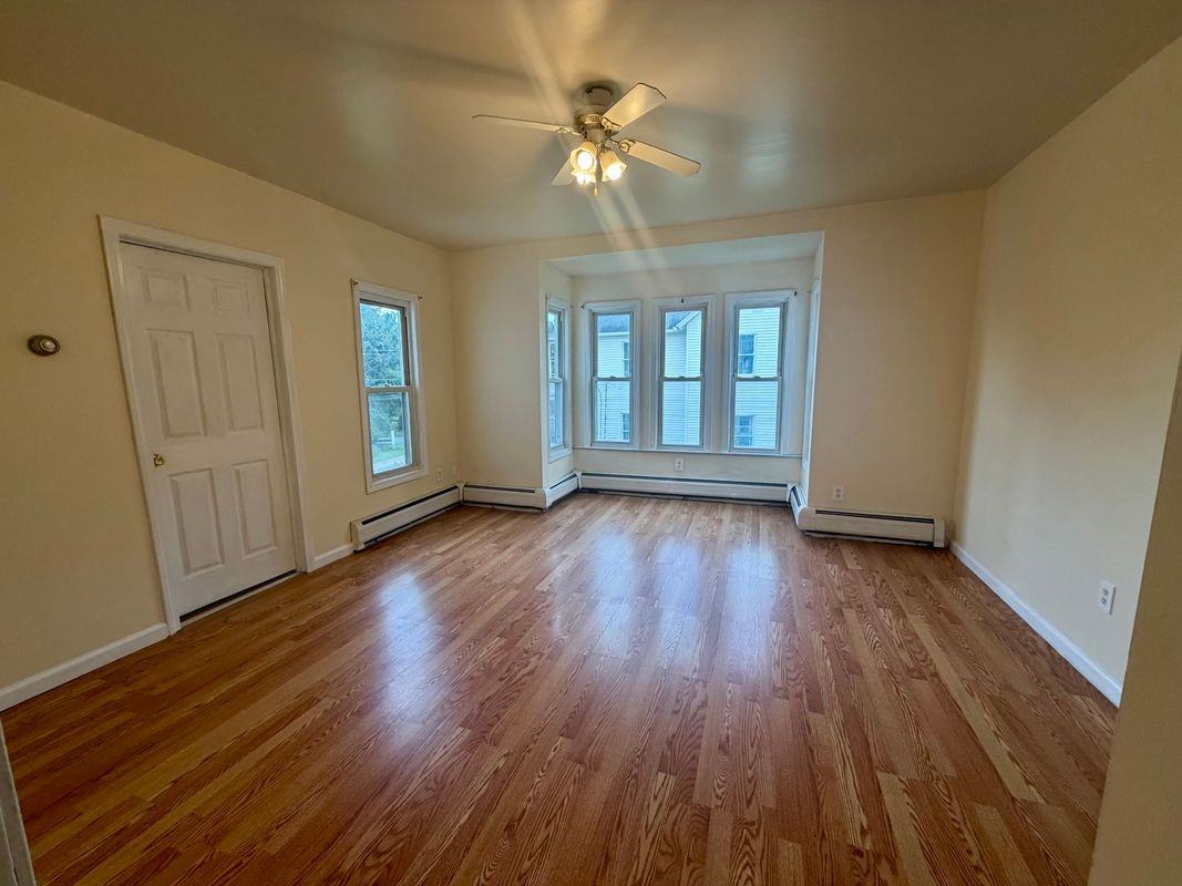 40 Lincoln Ave ##2 - Photo 2 of 3