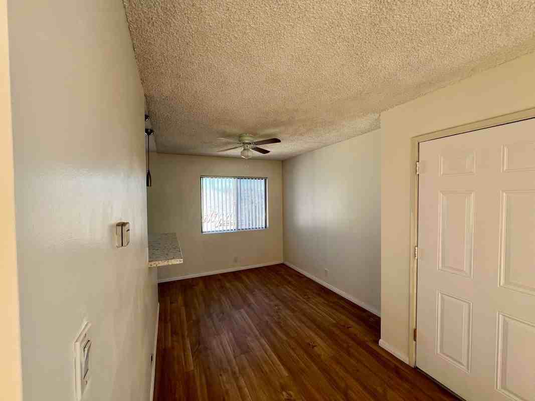 6612 N Figueroa St ##1/2 - Photo 7 of 21