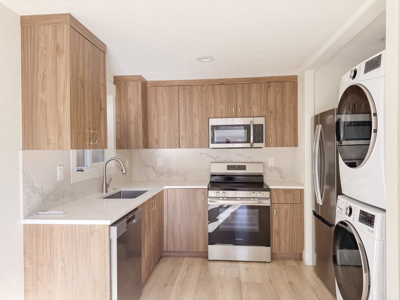 3710 N St #B - Photo 5 of 14
